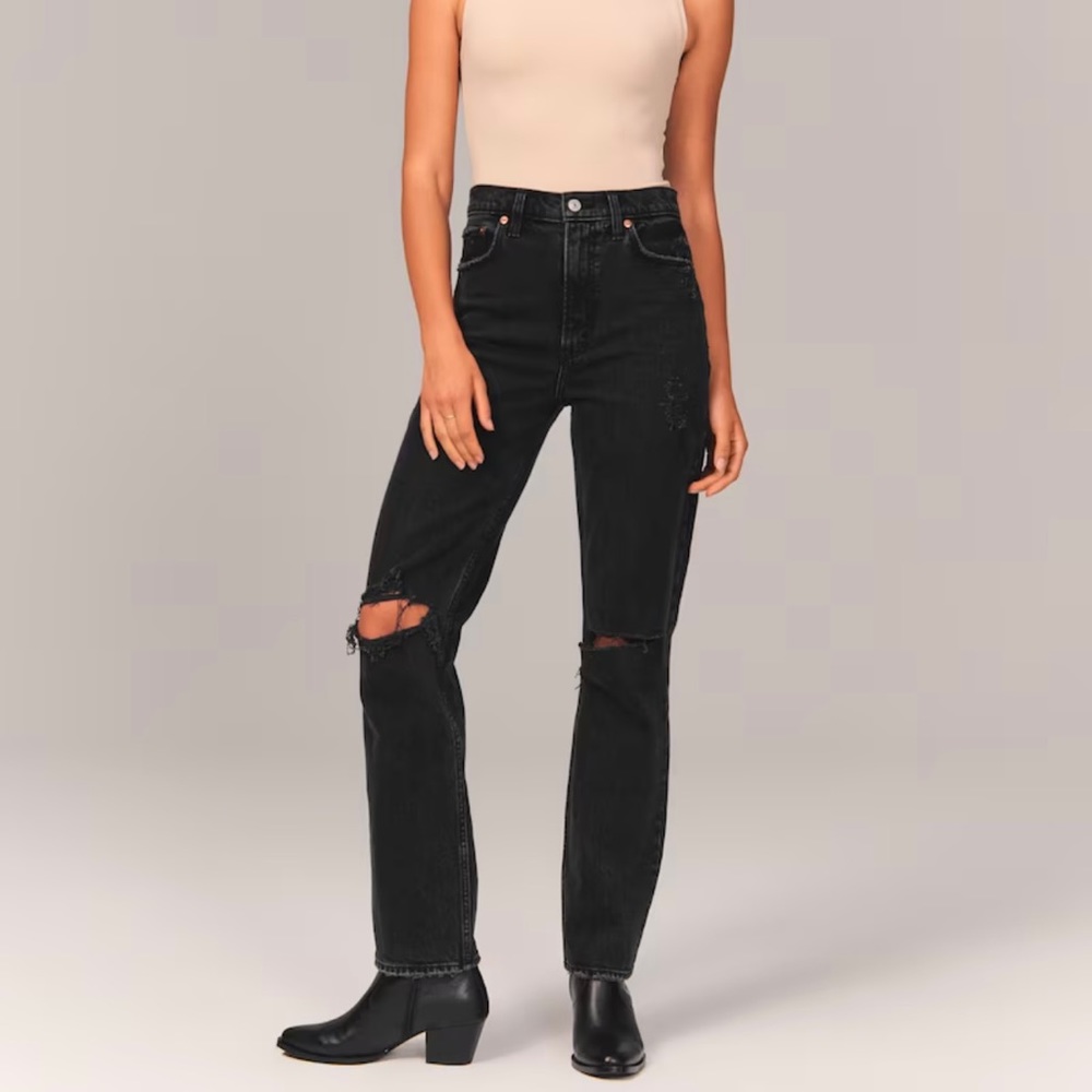 NWOT Abercrombie 90’s Straight Ultra High Rise Jeans